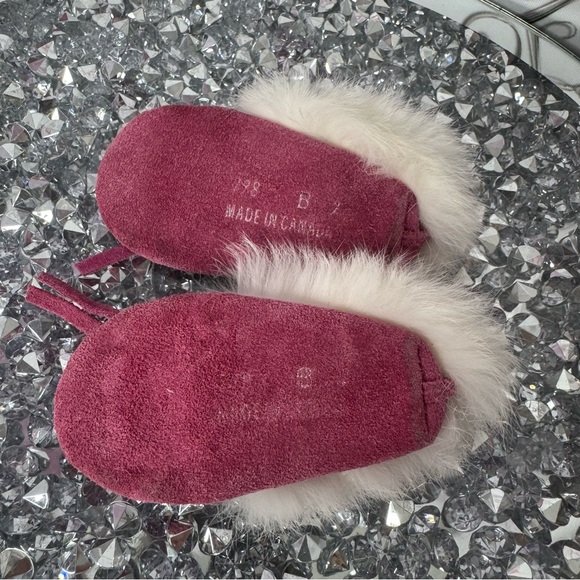 Moccasin mukluks slippers rose pink white rabbit fur made in Canada 🇨🇦 winter - Picture 4 of 6